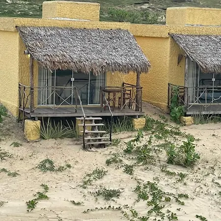 Bangalo Encantador Praia Da Baleia Itapipoca Exterior photo